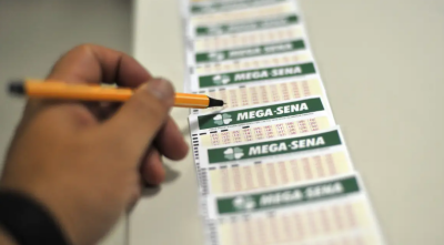 Imagem da notícia Mega Sena sorteia 55 milhões neste sábado; apostas seguem até 19 horas